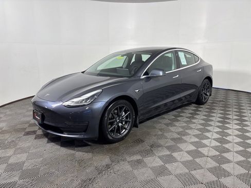 Used 2018 Tesla Model 3 Long Range image 3