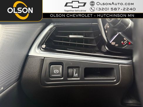 Certified 2023 Cadillac XT6 Premium Luxury image 16