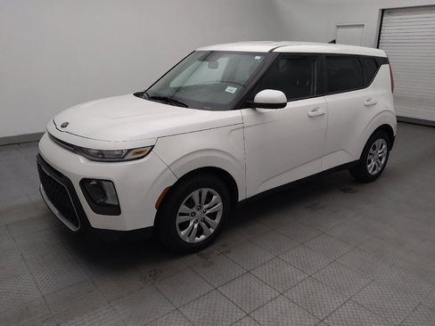 Used 2020 Kia Soul LX FWD image 2