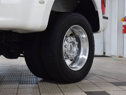 Used 2022 Ford F450 Platinum w/ FX4 Off-Road Package image 29