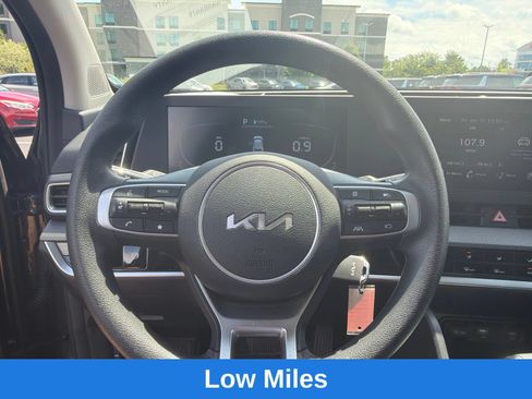 Used 2023 Kia Sportage LX AWD/4WD image 13