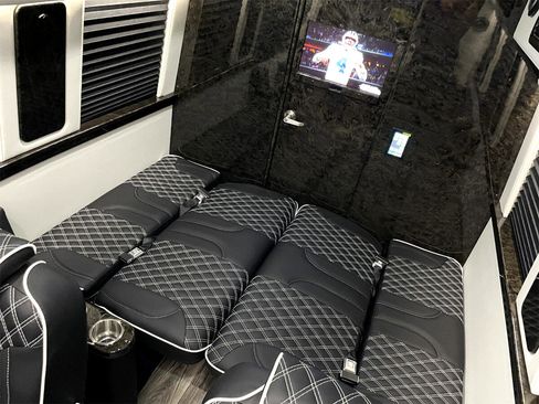 Used 2022 Mercedes-Benz Sprinter 3500 image 5