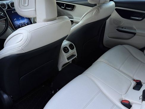 Used 2022 Mercedes-Benz C 300 4MATIC Sedan image 32