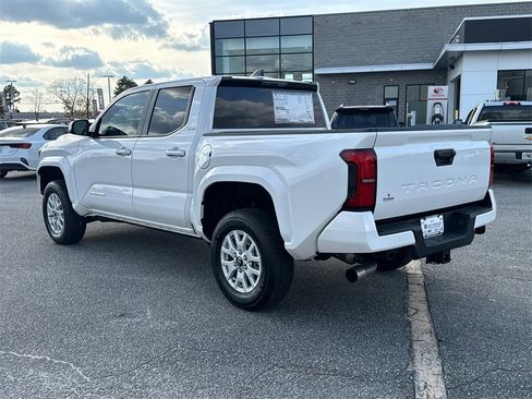 New 2025 Toyota Tacoma SR5 image 5