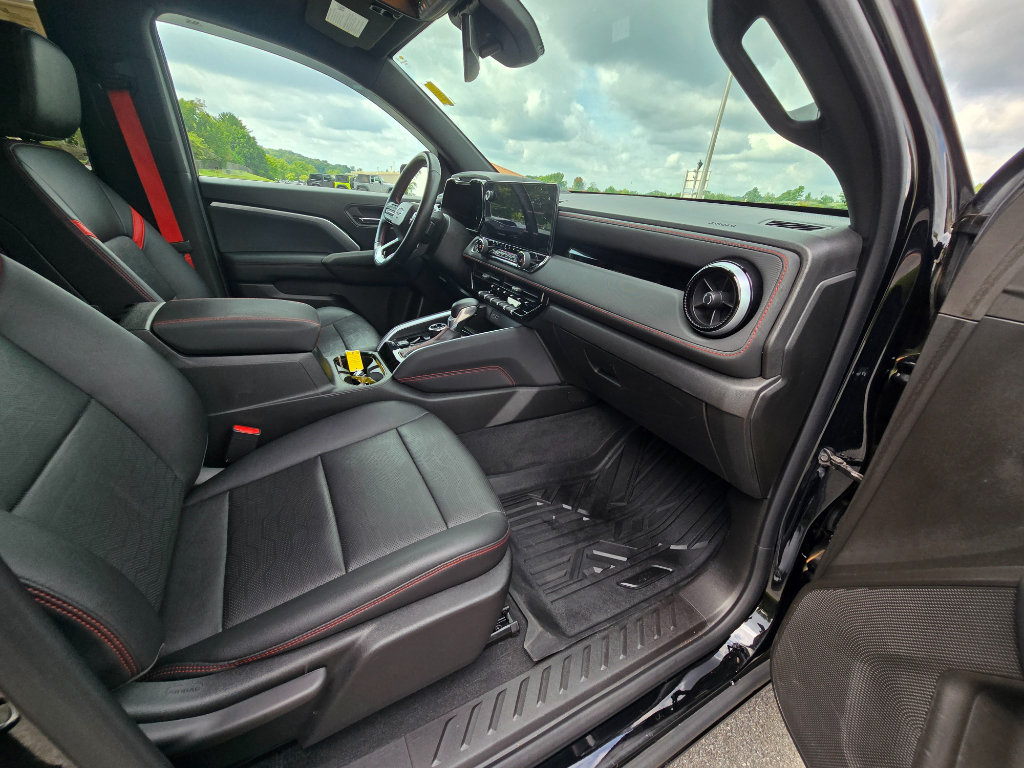 Used 2023 Chevrolet Colorado Z71 w/ Z71 Convenience Package 2 AWD/4WD image 21