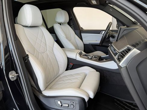 Used 2024 BMW X5 xDrive40i w/ M Sport Package image 50