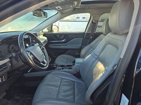 Used 2022 Lincoln Corsair AWD w/ Premium Package image 7