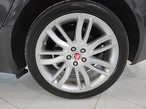 Used 2016 Jaguar XF Prestige AWD/4WD image 11