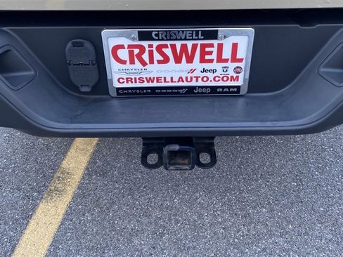 Used 2020 Jeep Gladiator Sport image 30