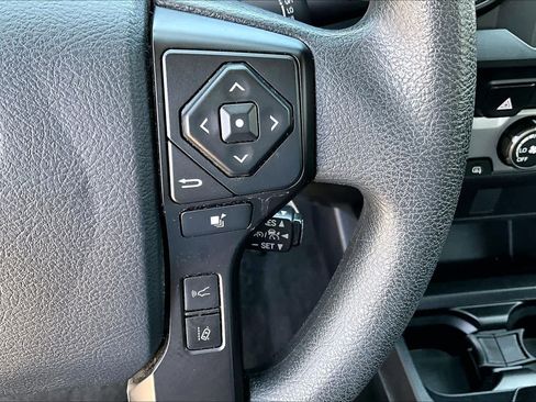 Used 2019 Toyota Tacoma SR AWD/4WD image 21