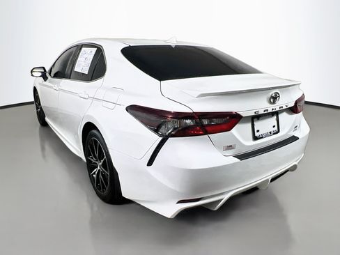 Used 2024 Toyota Camry SE AWD/4WD image 8