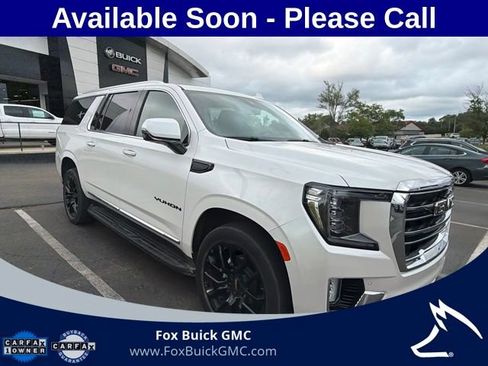 Used 2023 GMC Yukon XL SLT w/ SLT Premium Package AWD/4WD image 3