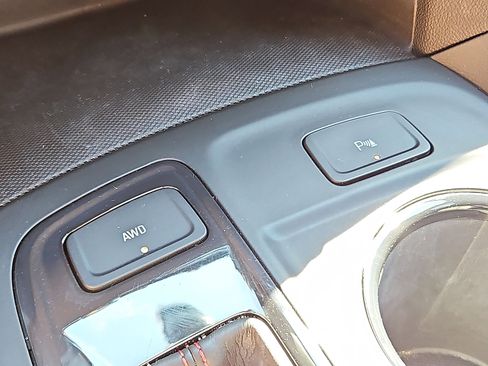 Certified 2024 Chevrolet Equinox RS image 24