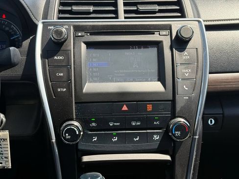 Used 2015 Toyota Camry LE FWD image 15