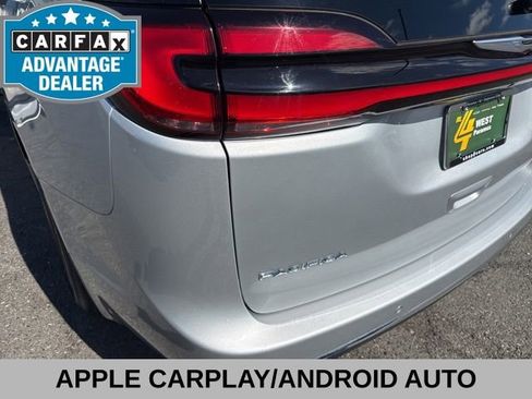 Used 2024 Chrysler Pacifica Touring-L FWD image 31