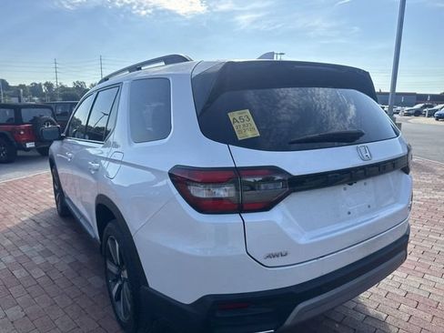 Used 2025 Honda Pilot Elite image 10