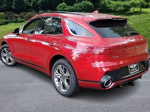 Used 2025 Genesis GV70 3.5T Sport image 6
