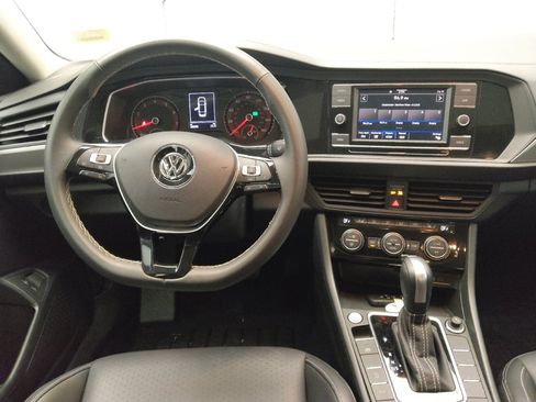 Used 2021 Volkswagen Jetta SE w/ SE Cold Weather Package image 22