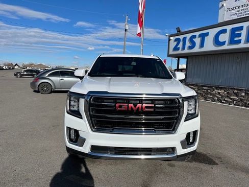 Used 2022 GMC Yukon XL SLT image 2