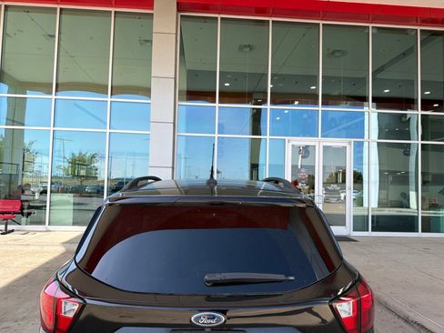 Used 2019 Ford Escape SE FWD image 15