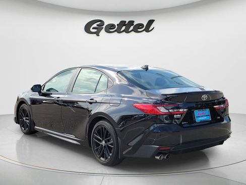 Used 2025 Toyota Camry SE FWD image 7
