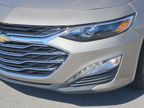 Used 2025 Chevrolet Malibu LT FWD image 9