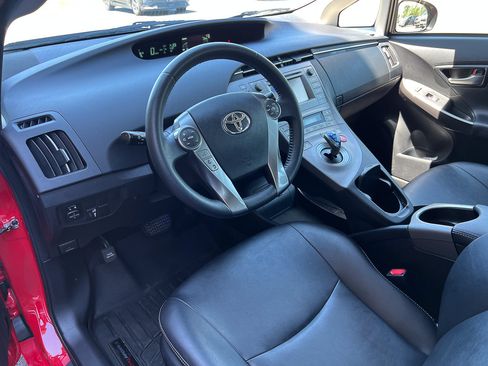 Used 2015 Toyota Prius Persona Series FWD image 14