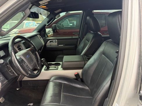 Used 2017 Ford Expedition EL XLT w/ Equipment Group 202A AWD/4WD image 11