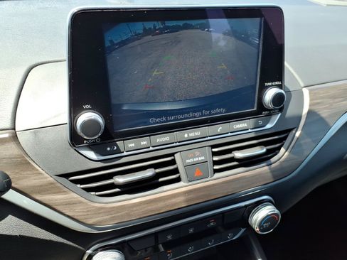 Used 2024 Nissan Altima 2.5 SV FWD image 23