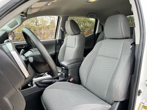 Used 2022 Toyota Tacoma SR5 w/ Technology Package image 22