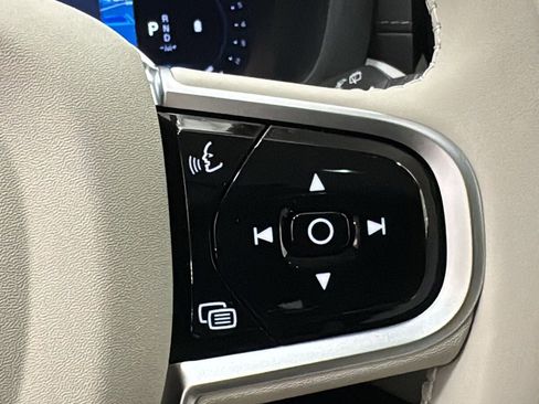 New 2026 Volvo XC60 B5 Ultra w/ Climate Package image 14