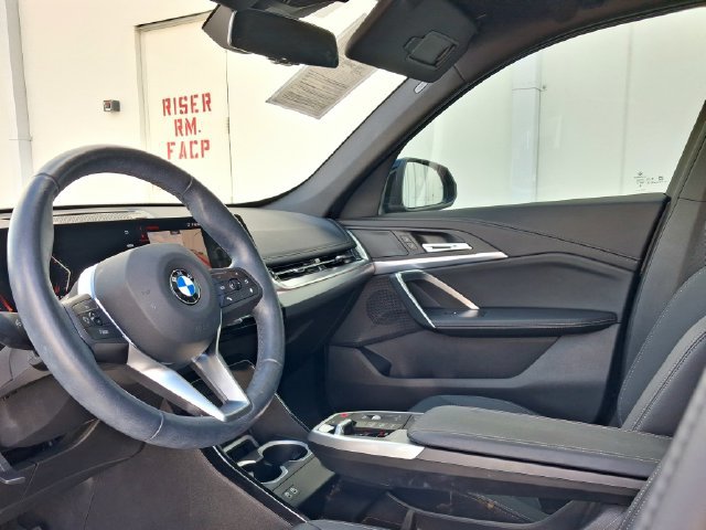 Used 2025 BMW X1 xDrive28i w/ Convenience Package AWD/4WD image 12