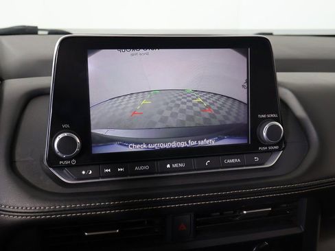 Used 2024 Nissan Rogue SV image 6