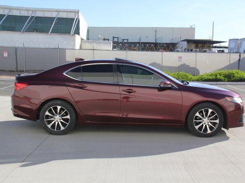 Used 2015 Acura TLX image 4