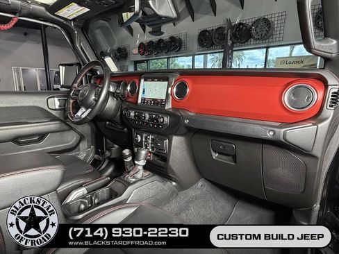 Used 2022 Jeep Gladiator Rubicon w/ LED Lighting Group AWD/4WD image 39