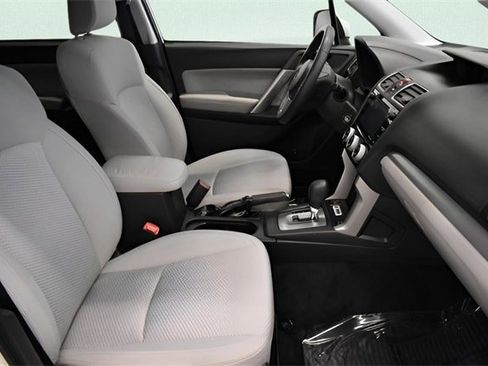 Used 2017 Subaru Forester 2.5i Premium w/ All-Weather Package image 21