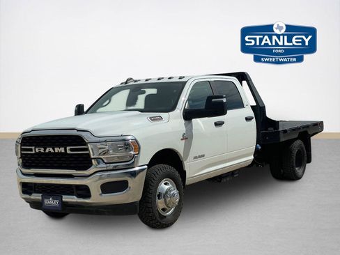 Used 2024 RAM 3500 SLT w/ Quick Order Package 2YG SLT AWD/4WD image 3