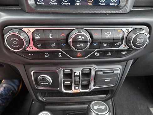 Used 2021 Jeep Wrangler Unlimited Sahara AWD/4WD image 24