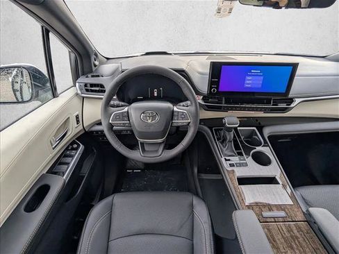 New 2026 Toyota Sienna Platinum image 15