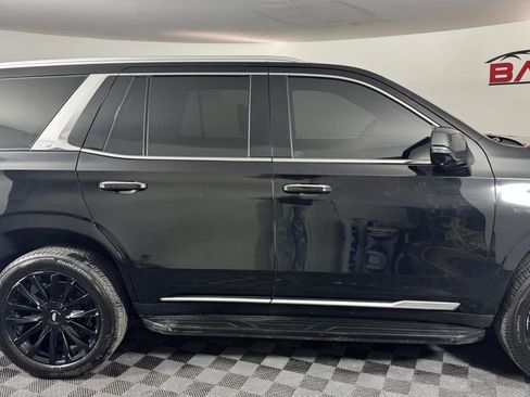 Used 2021 Cadillac Escalade Premium Luxury AWD/4WD image 7