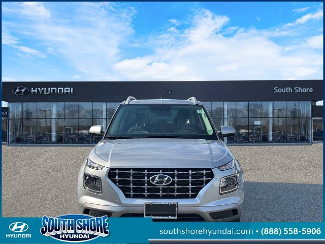 Certified 2024 Hyundai Venue SEL FWD image 2