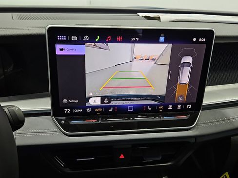 New 2026 Volkswagen Tiguan SE FWD image 18
