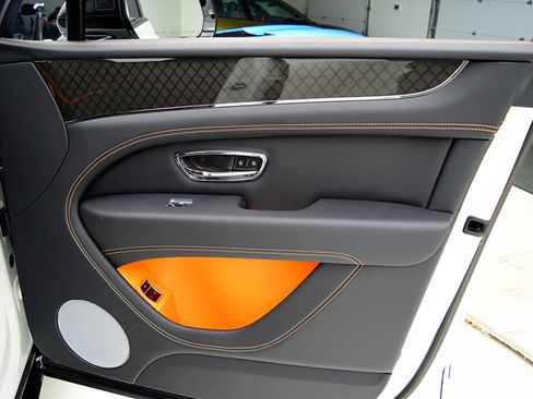 New 2025 Bentley Bentayga image 37