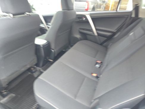 Used 2018 Toyota RAV4 XLE image 18