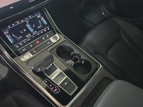 Used 2019 Audi Q8 Premium Plus w/ Premium Plus AWD/4WD image 26