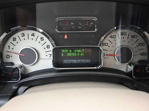 Used 2014 Ford Expedition EL XLT w/ Equipment Group 202A AWD/4WD image 16