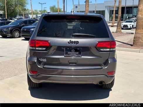 Used 2018 Jeep Grand Cherokee Altitude RWD image 5