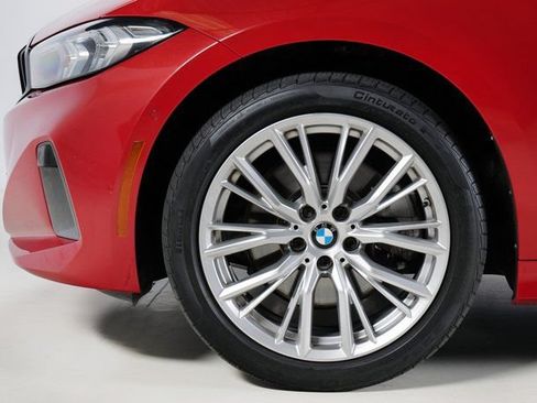 Used 2023 BMW 330i xDrive Sedan AWD/4WD image 33
