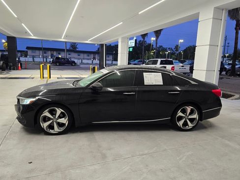 Used 2019 Honda Accord Touring image 3