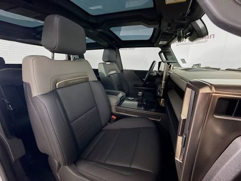 Used 2024 GMC Hummer EV 2X w/ LPO, Illumination Package image 33